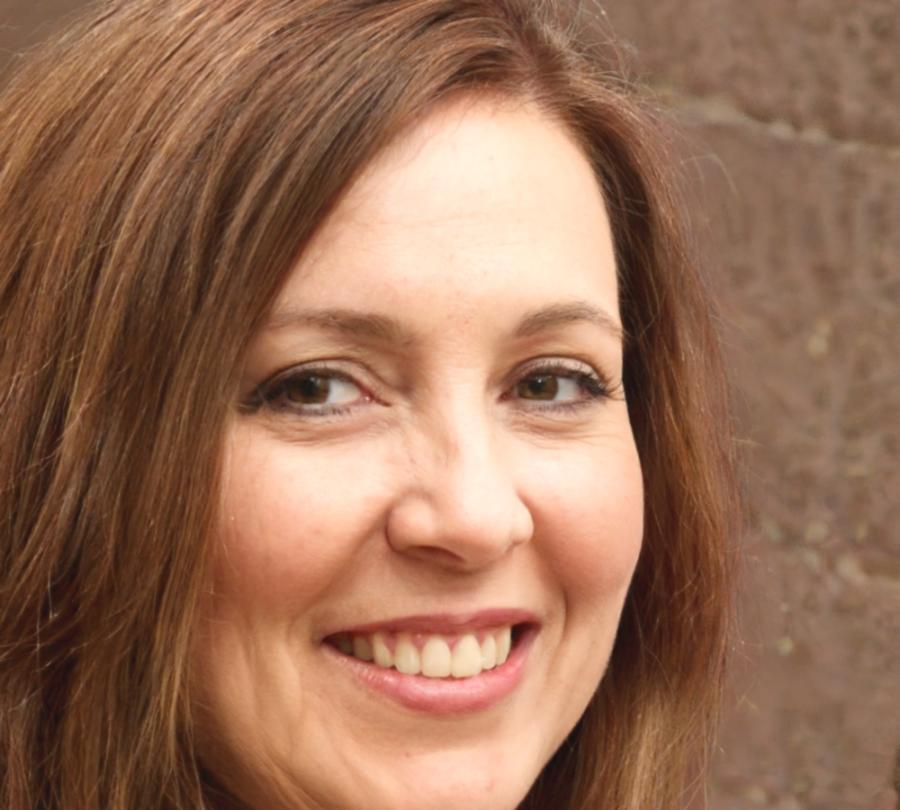 Dott.ssa Elena Rossi, Direttore Consulenza Assicurativa cavireqoluno